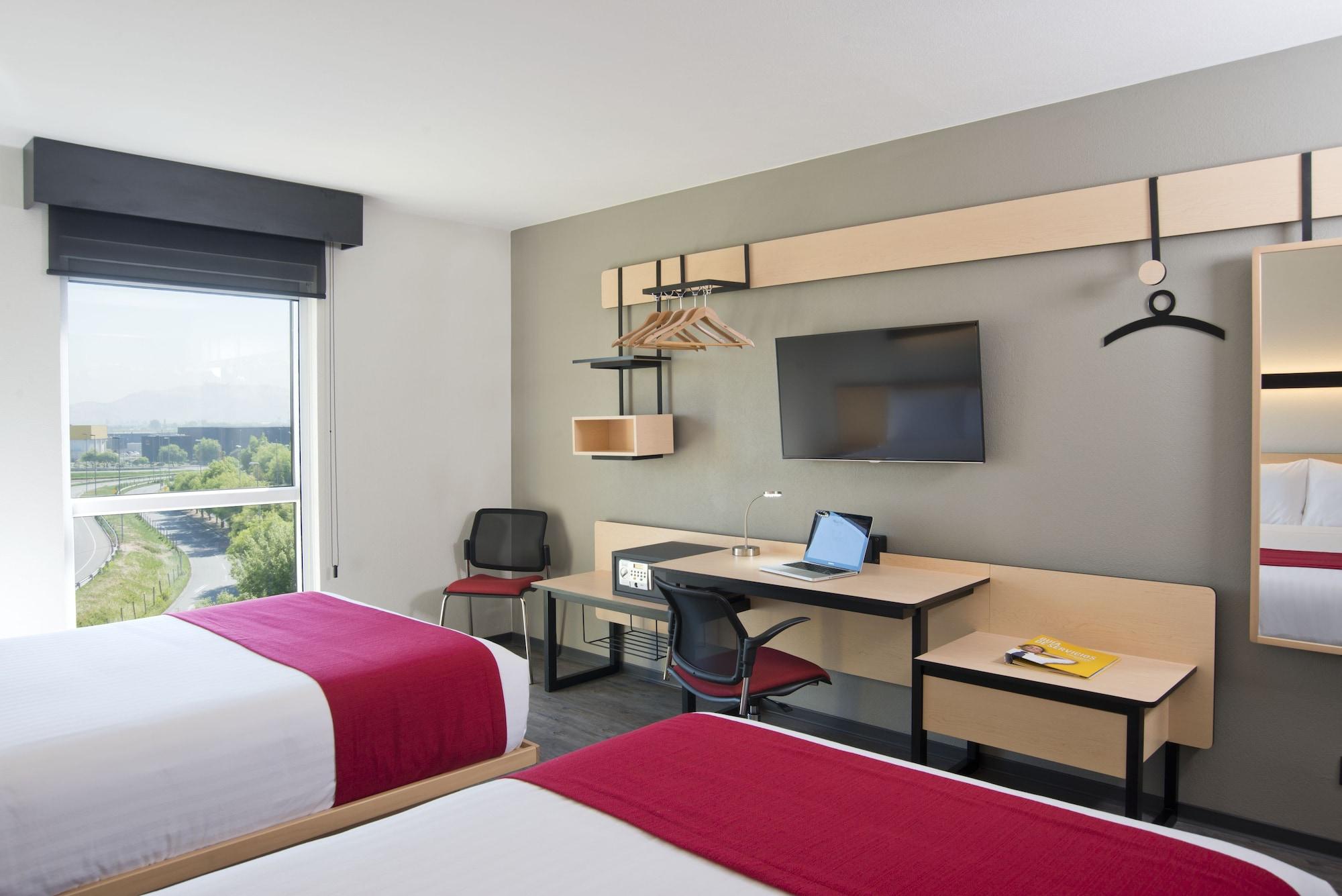 City Express By Marriott Santiago Aeropuerto Exterior photo