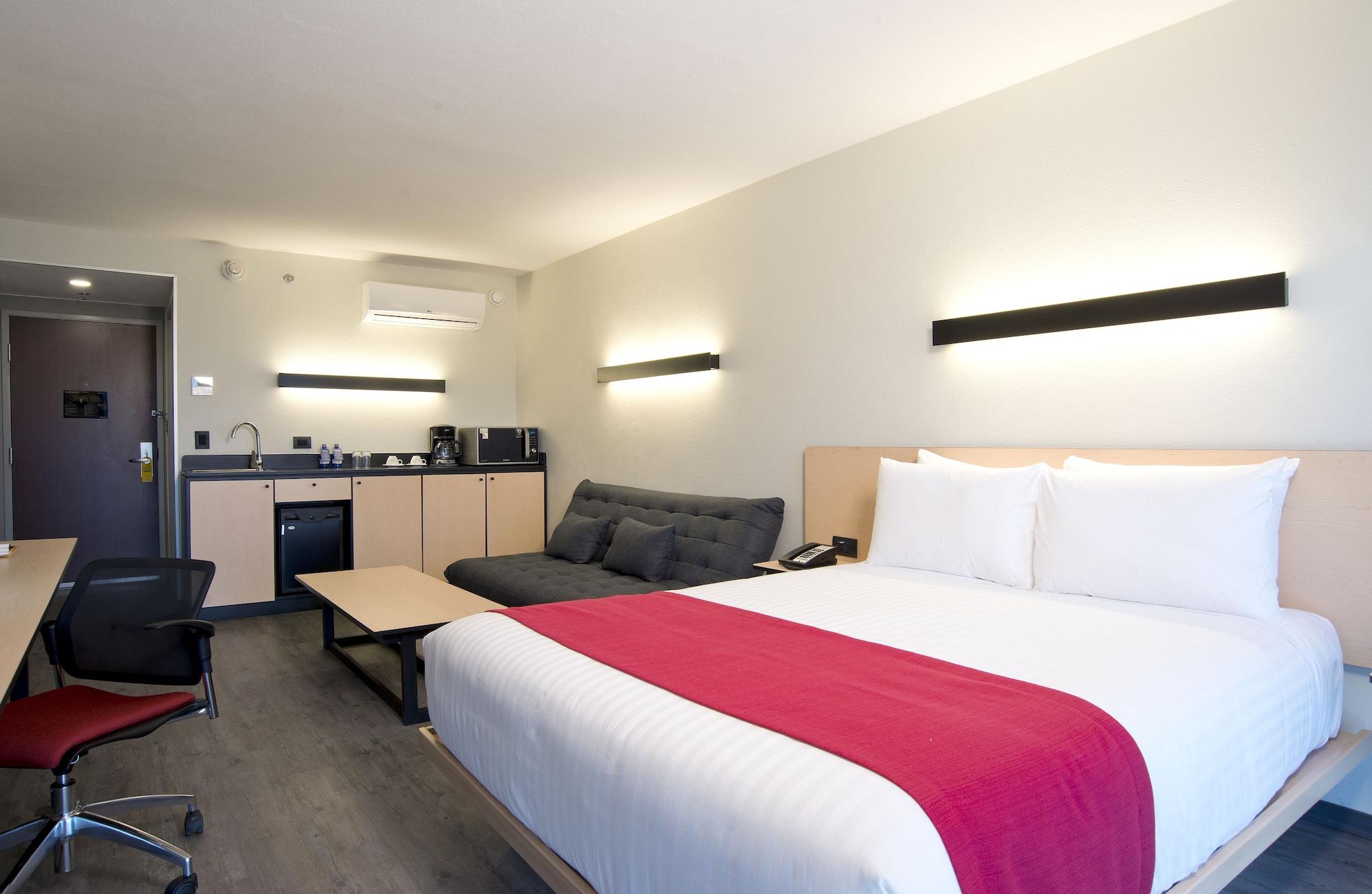 City Express By Marriott Santiago Aeropuerto Exterior photo