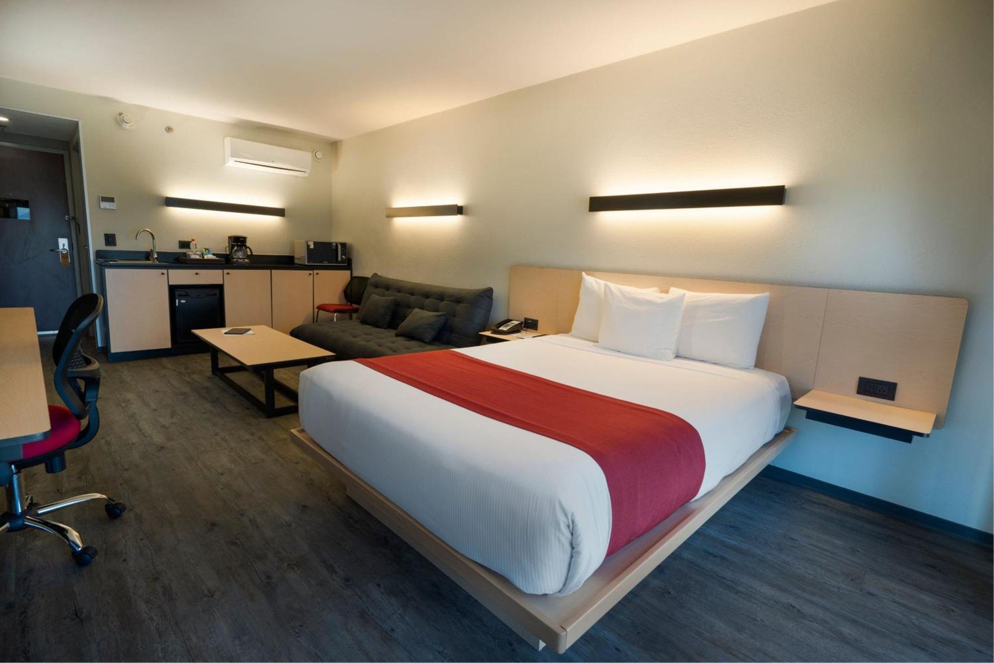 City Express By Marriott Santiago Aeropuerto Exterior photo