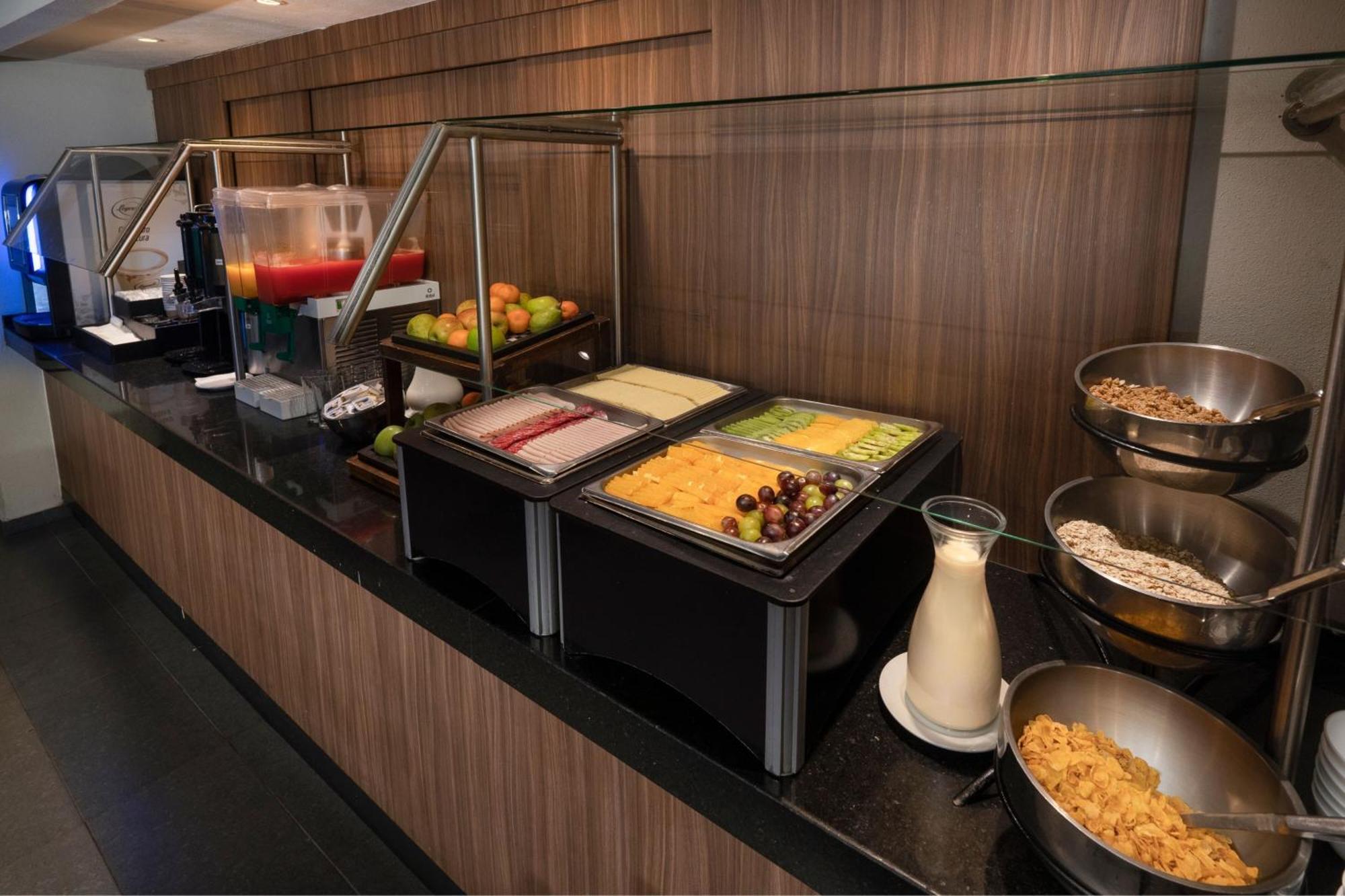 City Express By Marriott Santiago Aeropuerto Exterior photo