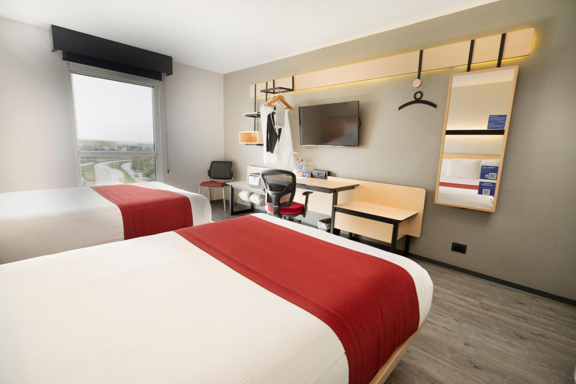 City Express By Marriott Santiago Aeropuerto Exterior photo
