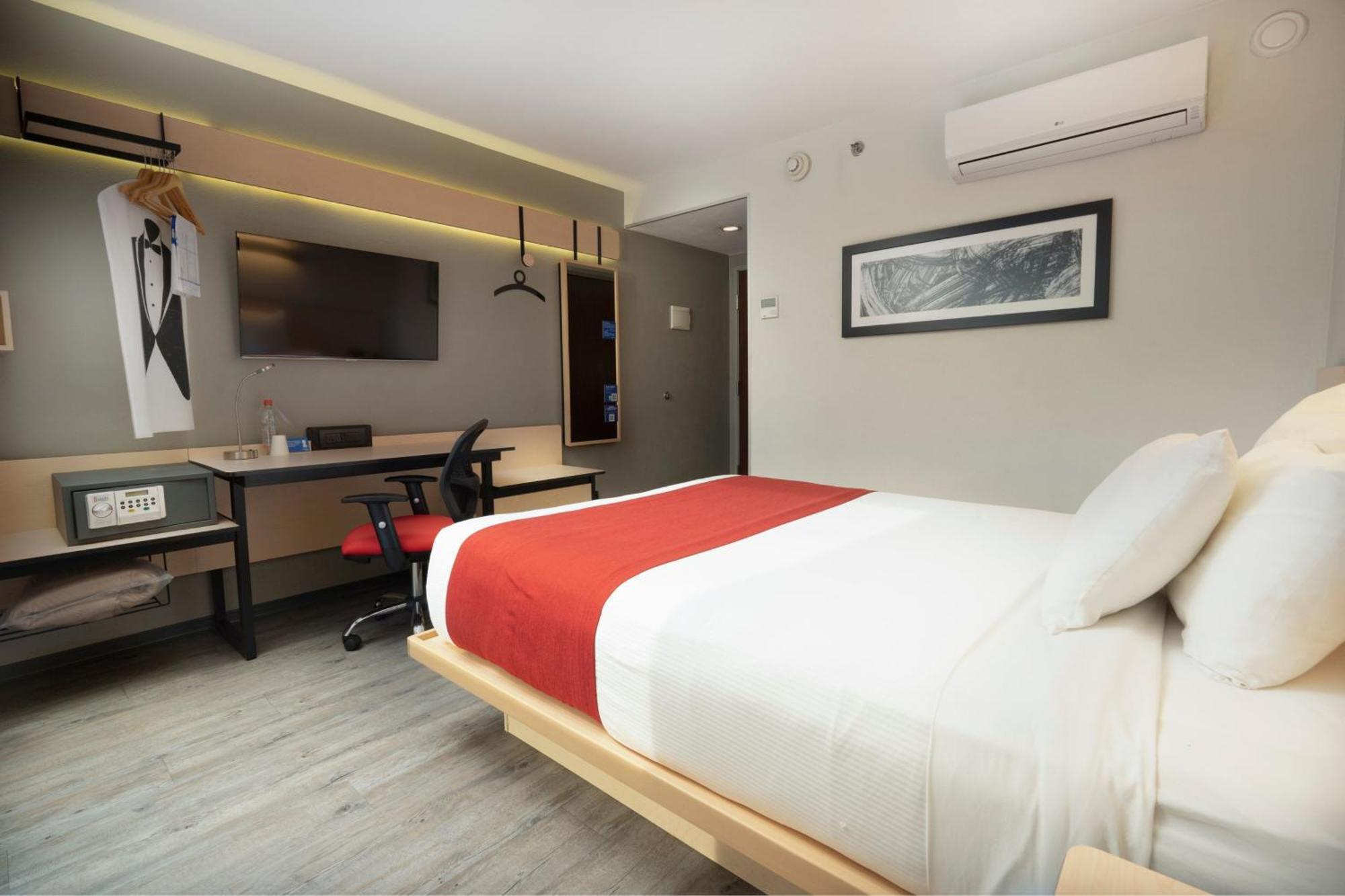 City Express By Marriott Santiago Aeropuerto Exterior photo