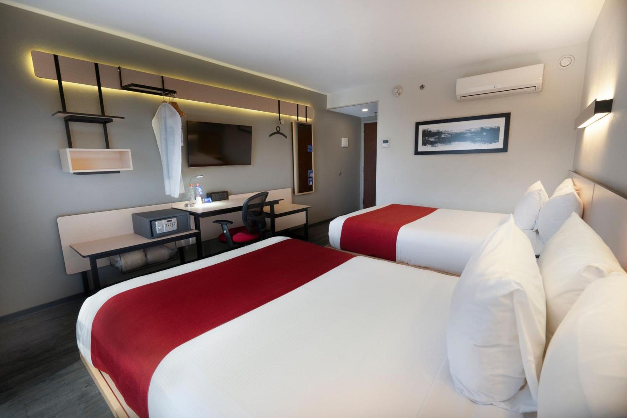 City Express By Marriott Santiago Aeropuerto Exterior photo