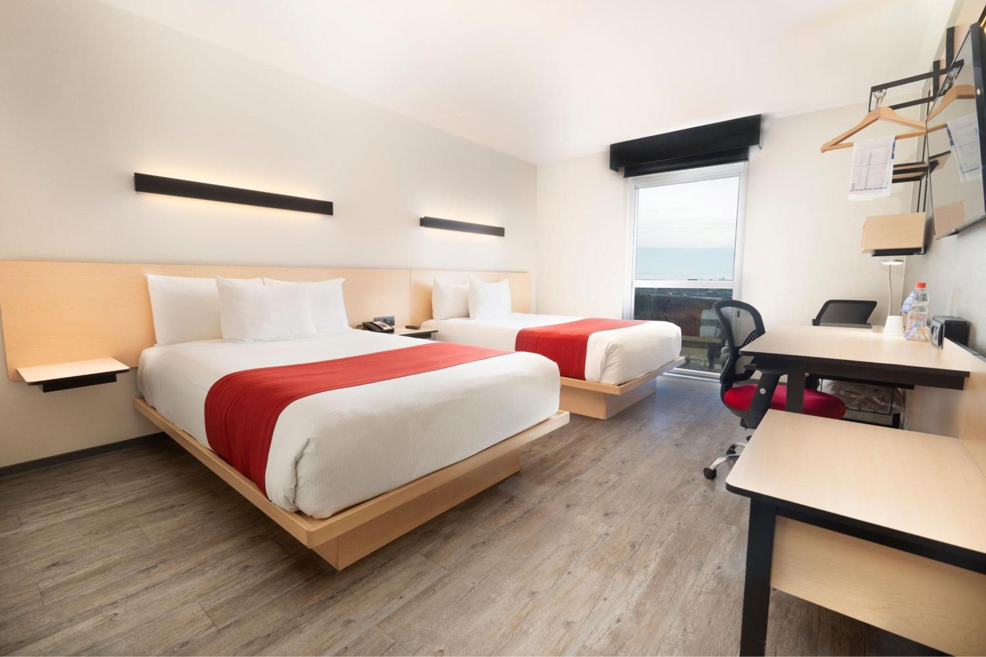City Express By Marriott Santiago Aeropuerto Exterior photo